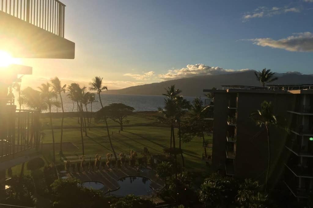 Oceanfront Penthouse With Amazing Views At Kauhale Makai Apartamento Kihei Exterior foto
